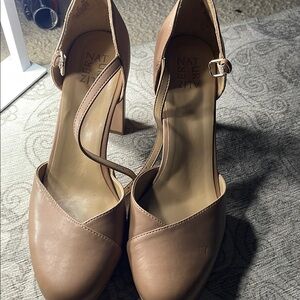 Small Platform Naturalizer heels in Tan